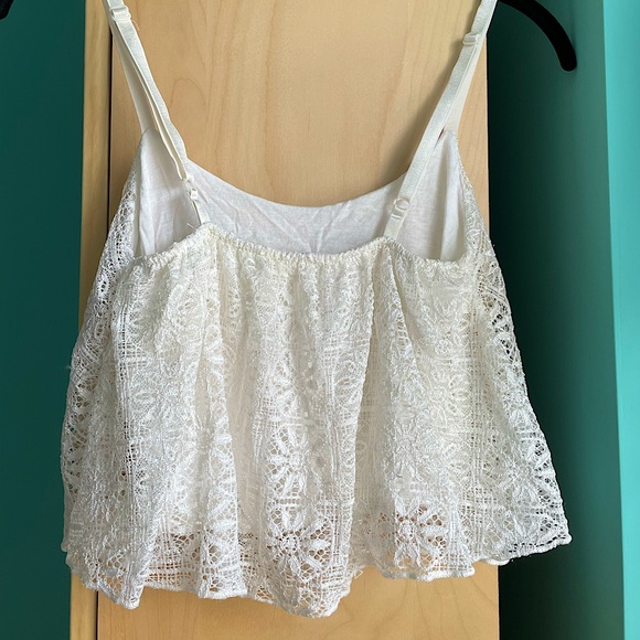 Flowy Lace Tank - Picture 2 of 2